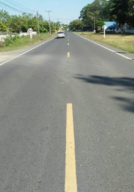 ถนนสายรองในหมู่บ้านในเขตชุมชนเกิดอุบัติเหตุใกล้เคียงถนนสายหลัก